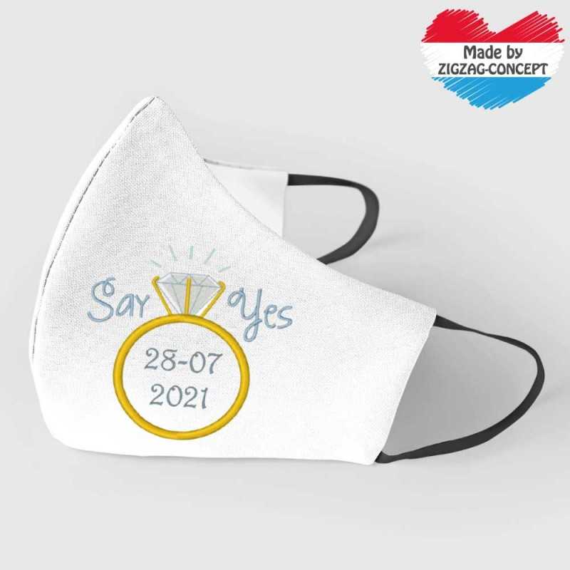 Face Mask - Premium® White Mask for Weddings with "Say Yes" embroidery and personalized date - 13,50 € - ZZEMB_sayyes-W - zig...