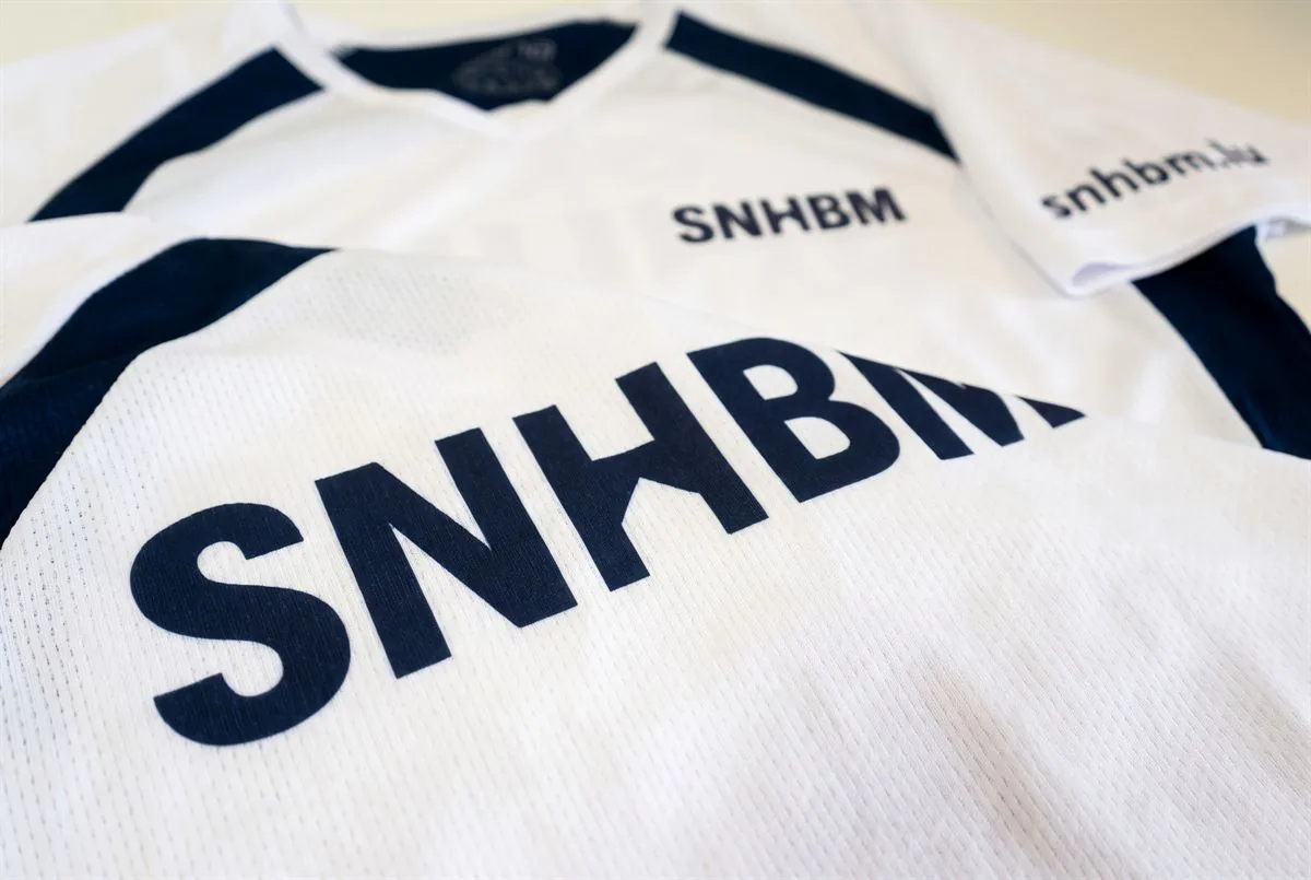 Maillot de sport floqué en flex au logo d'un club, Zigzag-Concept Luxembourg